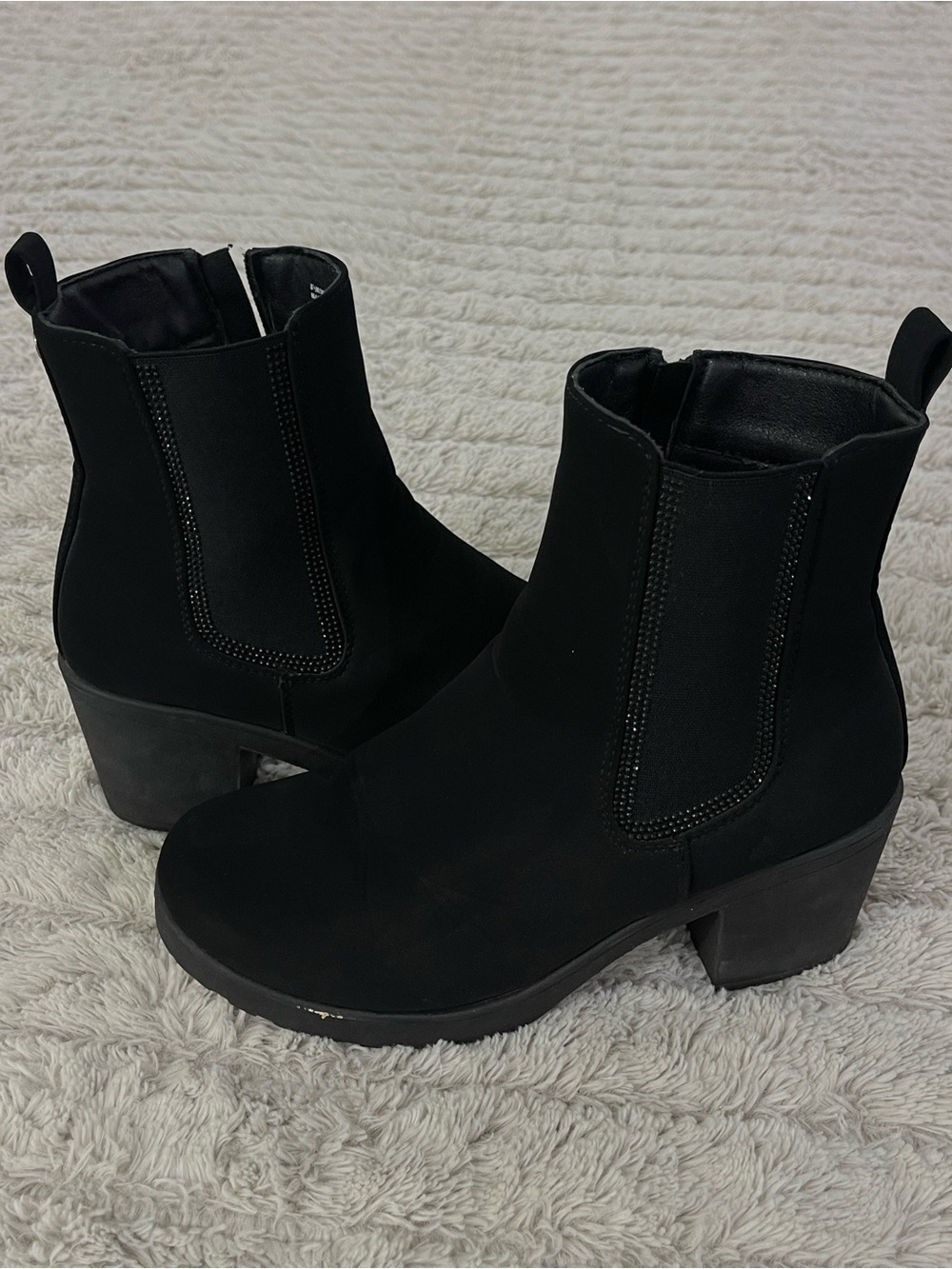 Daisy Fuentes Black Block Heel Chelsea Ankle Boots